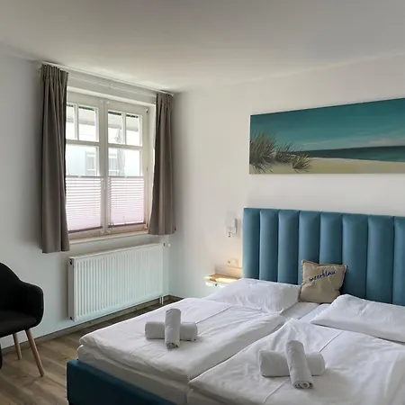 Meerblau 4*
